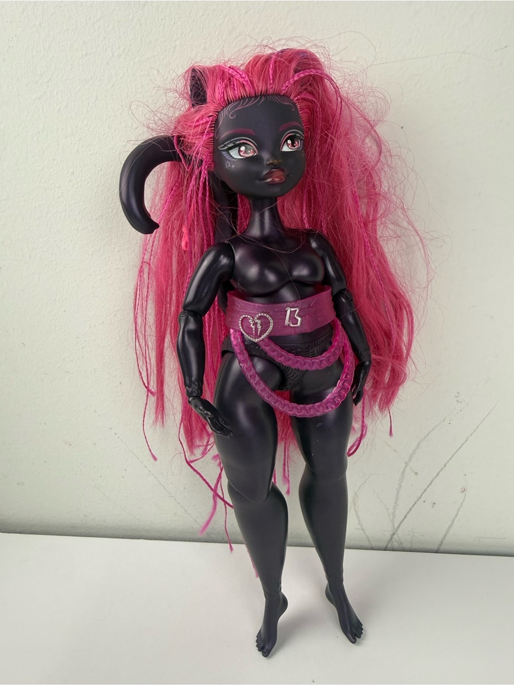 Monster High G3 Catty Noir Core Doll Mattel Purple Pink Hair